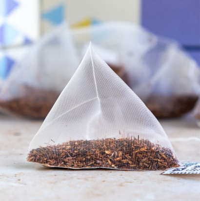 Moldova Herbal Tea and Black Tea Pyramid Tea Bag Packing Machine: Creating Premium Tea Products with Visible Ingredients